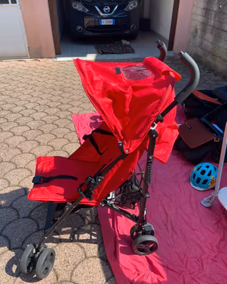 Passeggino prenatal rosso