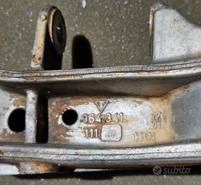 PORSCHE 964 SUPPORTO BRACCIO OSCILLANTE 
