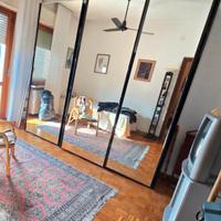 Armadio con ante scorrevoli