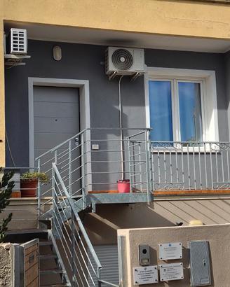 Stanza uso studio/ufficio