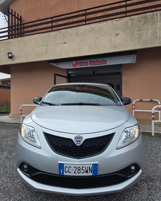 Lancia Ypsilon 1.2 69 CV 5 porte S&S Gold