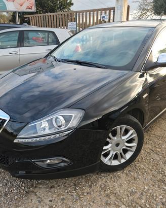 Lancia Delta 1.9 MJT Twinturbo DPF Platinum manual