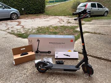 Monopattino Xiaomi Mi Scooter Pro 2 + Kit frecce