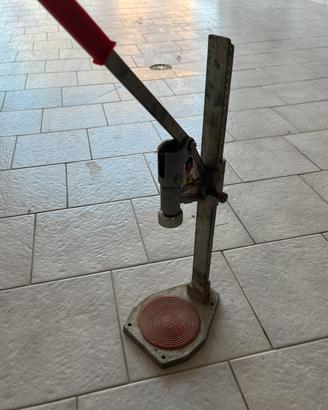 Tappatrice bottiglie