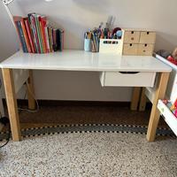 Scrivania per bambino regolabile Flexa