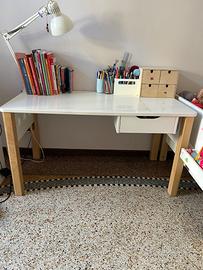 Scrivania per bambino regolabile Flexa