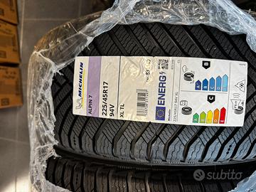 Coppia di Micheline alpine 7 225 45 r17 NUOVE