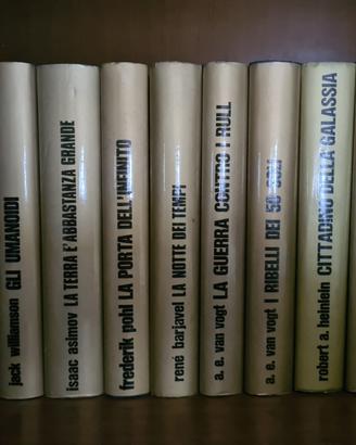 N.8 libri di fantascienza collana Cosmo serie Oro