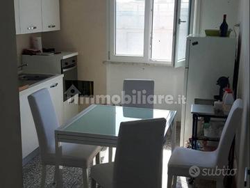 Camera matrimoniale con balcone uso Singola