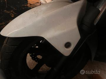 Parafango anteriore Kimco 2010