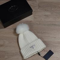 Prada Beanie Bianco con Pompon
