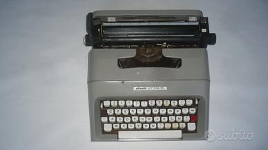 Macchina da scrivere vintage Olivetti Lettera 35