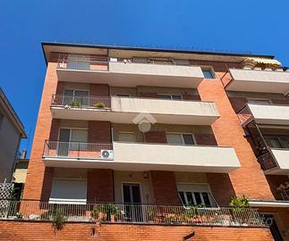 4 LOCALI A ANCONA
