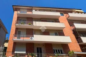 4 LOCALI A ANCONA