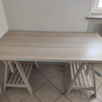 Scrivania o tavolo da lavoro Ikea