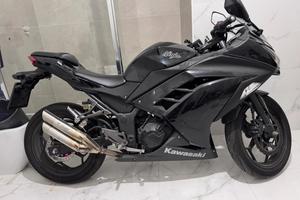 Kawasaki Ninja 300 - SOLO 9.000 KM!