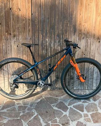KTM MYROON EXONIC MY26 TG M 