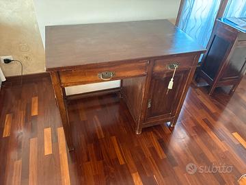 scrivania antica in legno