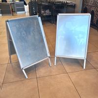 2 cavalletti pubblicitari bifacciali usati