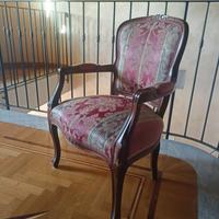 Poltroncina da camera in legno