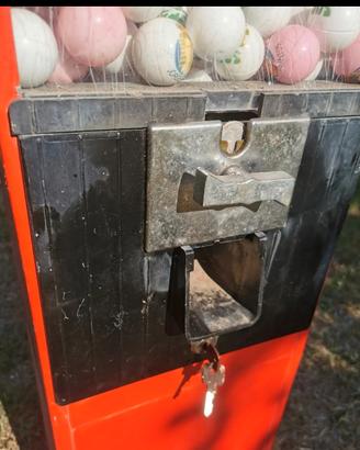 Distributore di palline 