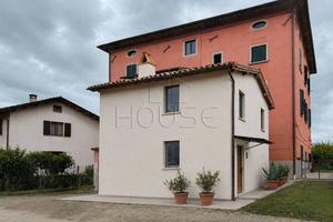 Casa indipendente di 60 m² con 2 locali e posto au
