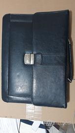 Borsa in pelle nera ecologica con tracolla