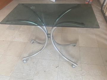 Tavolo porta oggetti o tv