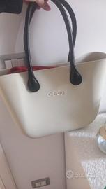 Borsa o-bag bianca con interni rossi