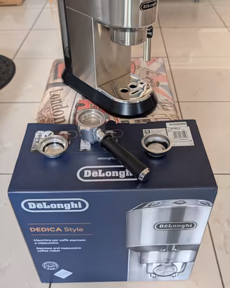 Macchina Caffè Delonghi Dedica 
