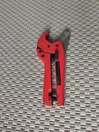 Taglia tubi a cricchetto