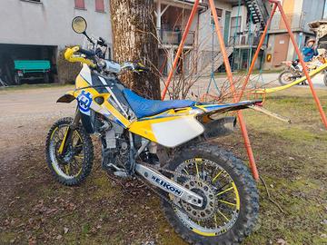 Husqvarna TE 450 Rally Edition Carburatore MIKUNI