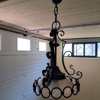 Lampadari in ferro battuto