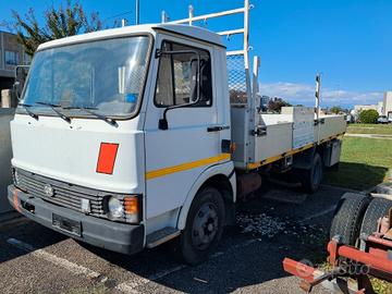 Iveco OM 70 anno 1981 ricambi usati