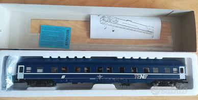 ROCO TEN carrozza letti OBB - Treni