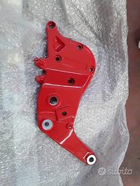 GU01415730 piastra telaio destra V11 rosso