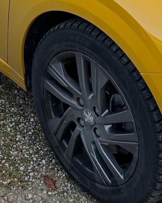 Gomme peugeot 208