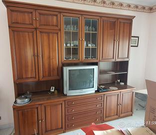Parete attrezzata in legno