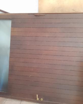 Portone in legno a due ante
