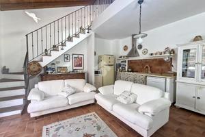 VILLA A SCHIERA A CASTELSARDO