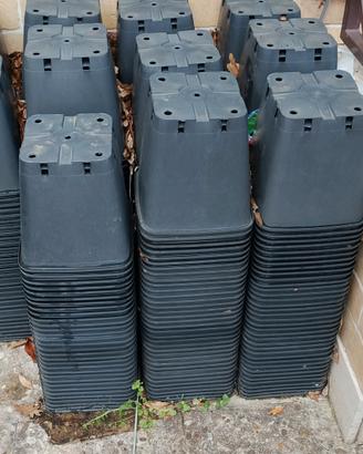 Vasi quadrati per vivaio 