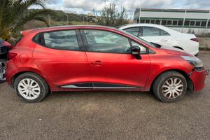 Clio 1.2 benzina del 2014 - INCIDENTATA