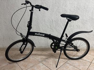 Bici pieghevole Nilox X0 nera – leggera e pratica