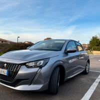 Peugeot 208 1.2 benzina 75 CV, solo 12.000 km.