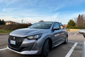 Peugeot 208 1.2 benzina 75 CV, solo 12.000 km.