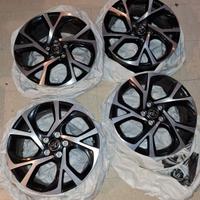 Cerchi originali in lega da 18” per Toyota C-HR