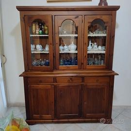 Arredo tinello cucina. tavolo+vetrina+credenza