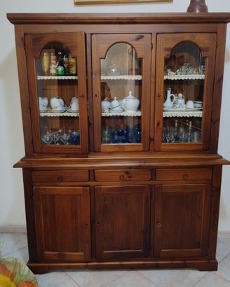 Arredo tinello cucina. tavolo+vetrina+credenza