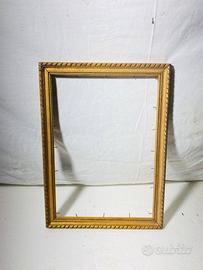 Cornice vintage in legno