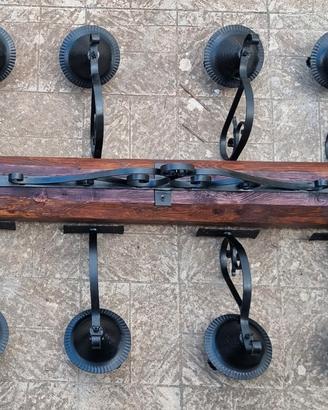 Lampadario grande stile rustico in ferro e legno